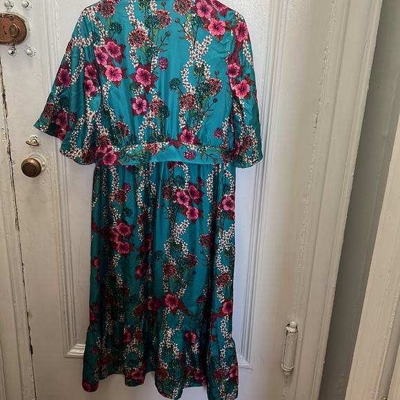Sandro Paris Hibiscus 🌺 Silk Dress Kimono style like new - Picture 3 of 8